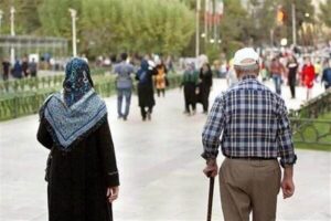 فاصله حقوق شاغلان و بازنشستگان کمتر می‌شود؟+جزئیات
