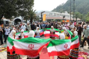 تصاویری از آغاز جشنواره تئاتر خیابانی شهروند لاهیجان